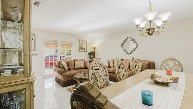 1300 NE 204th St, Miami, FL 33179