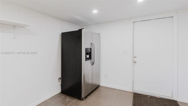 1300 NE 204th St, Miami, FL 33179