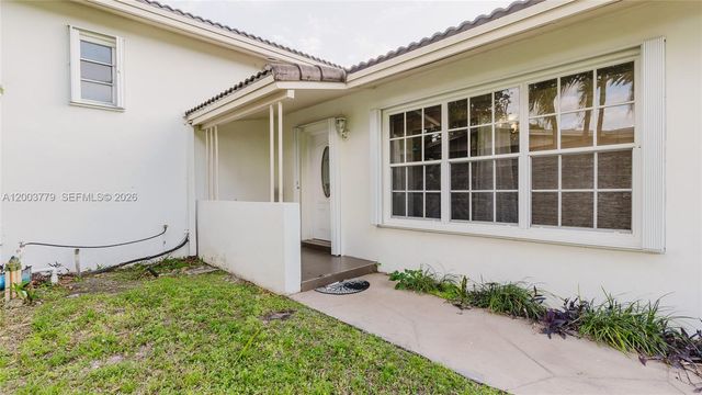 1300 NE 204th St, Miami, FL 33179