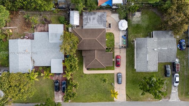 1300 NE 204th St, Miami, FL 33179