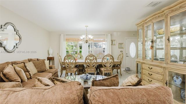 1300 NE 204th St, Miami, FL 33179