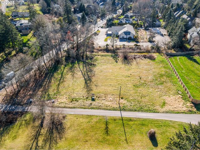 12395 CLARA Ln, Lake Oswego, OR 97035