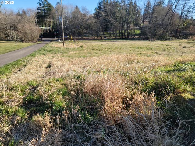 12395 CLARA Ln, Lake Oswego, OR 97035