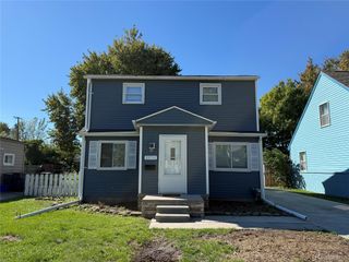 22712 Clairwood Street, St. Clair Shores, MI 48080