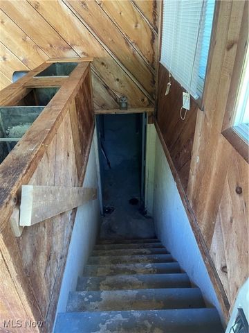 1166 Raymond Street NW, Warren, OH 44485