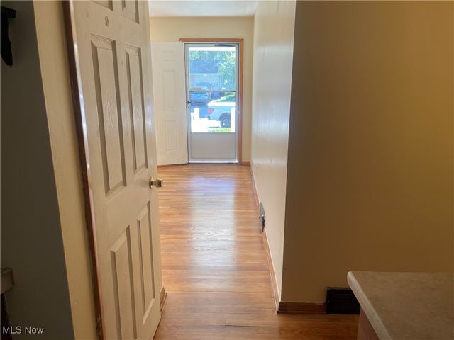 1166 Raymond Street NW, Warren, OH 44485