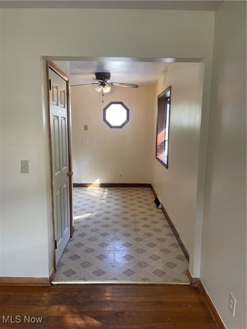 1166 Raymond Street NW, Warren, OH 44485