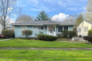 1166 Raymond Street NW, Warren, OH 44485