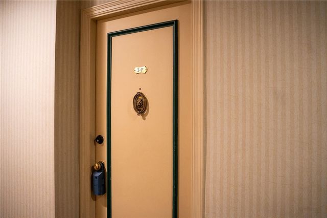 5025 5th Ave 3F, Shadyside, PA 15232