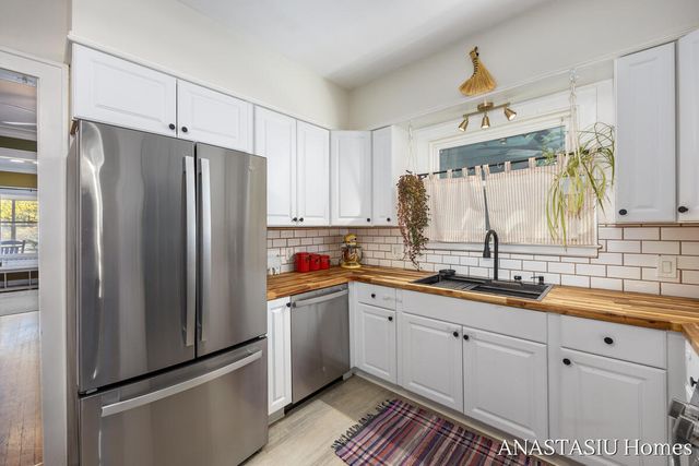 741 Crescent Street, Grand Rapids, MI 49503