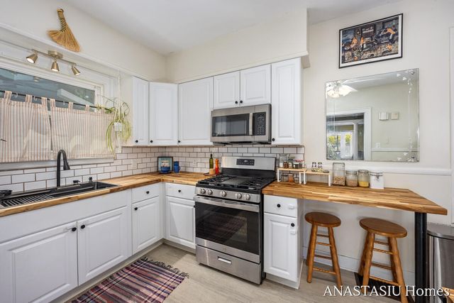 741 Crescent Street, Grand Rapids, MI 49503