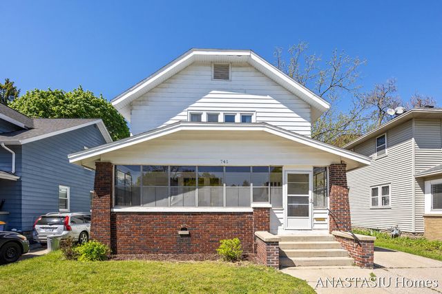 741 Crescent Street, Grand Rapids, MI 49503