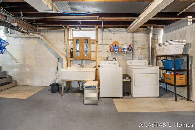 741 Crescent Street, Grand Rapids, MI 49503
