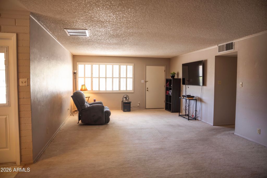 Image 11 of property listing at 701 Norman Avenue, Sierra Vista, AZ 85635