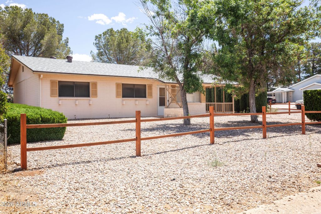 Image 3 of property listing at 701 Norman Avenue, Sierra Vista, AZ 85635