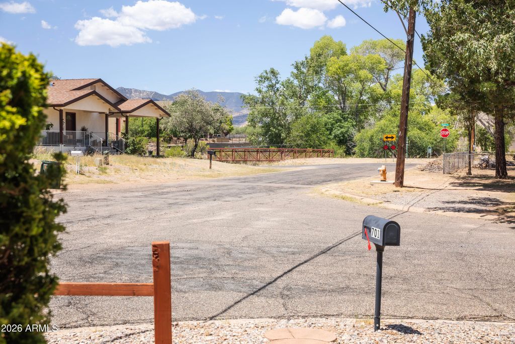 Image 4 of property listing at 701 Norman Avenue, Sierra Vista, AZ 85635