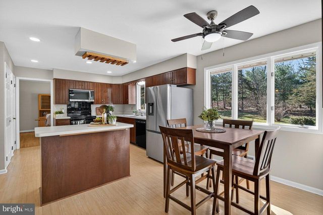 77 MEADOW RUN DR, Skillman, NJ 08558