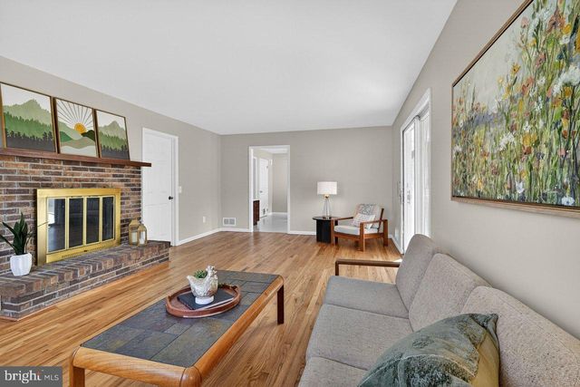 77 MEADOW RUN DR, Skillman, NJ 08558