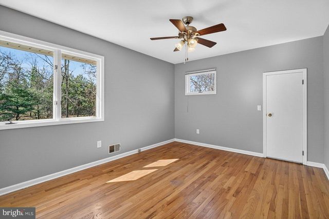 77 MEADOW RUN DR, Skillman, NJ 08558