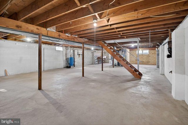 77 MEADOW RUN DR, Skillman, NJ 08558