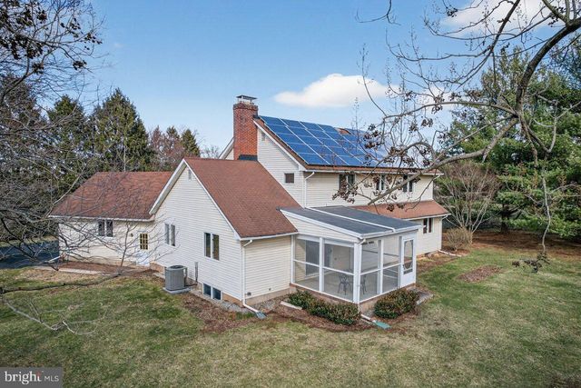 77 MEADOW RUN DR, Skillman, NJ 08558