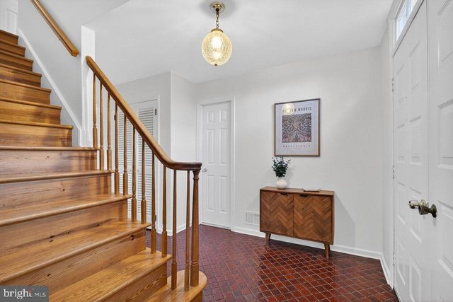 77 MEADOW RUN DR, Skillman, NJ 08558