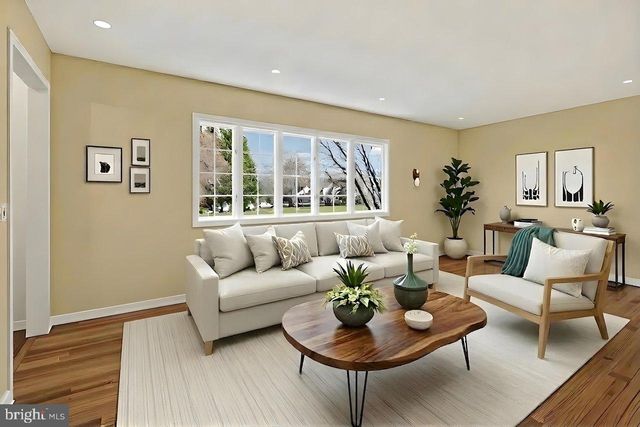 77 MEADOW RUN DR, Skillman, NJ 08558