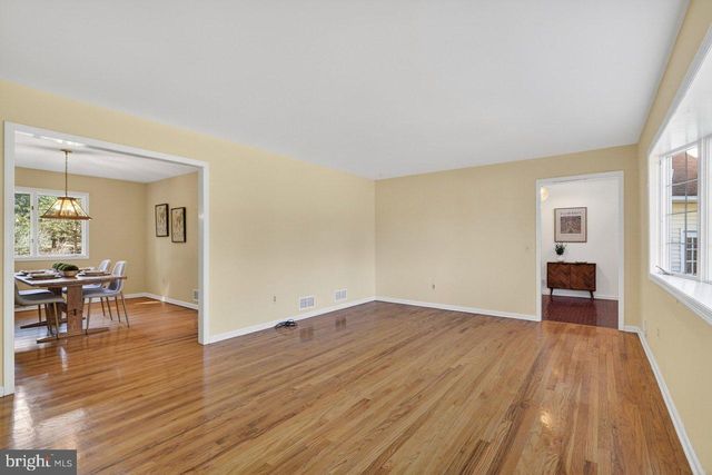 77 MEADOW RUN DR, Skillman, NJ 08558