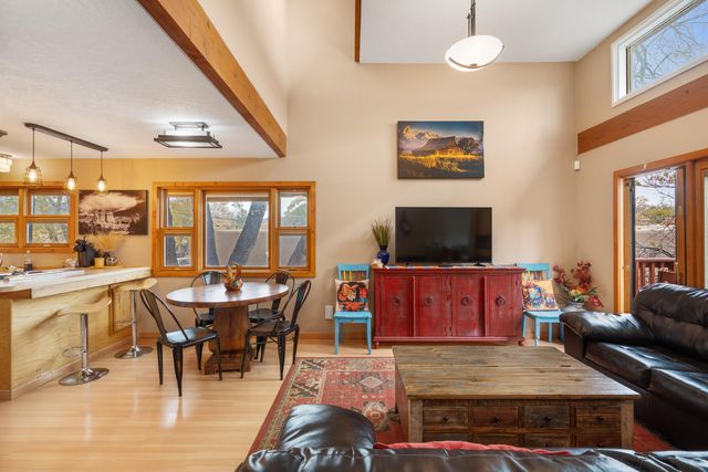 223 E Santa Fe Avenue APT C, Santa Fe, NM 87505