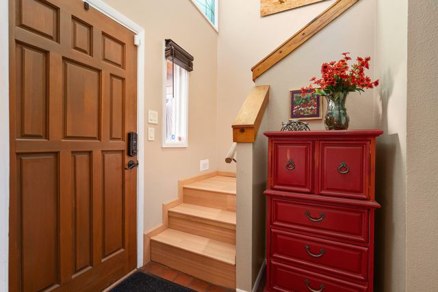 223 E Santa Fe Avenue APT C, Santa Fe, NM 87505