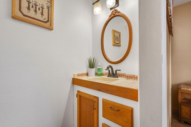 223 E Santa Fe Avenue APT C, Santa Fe, NM 87505