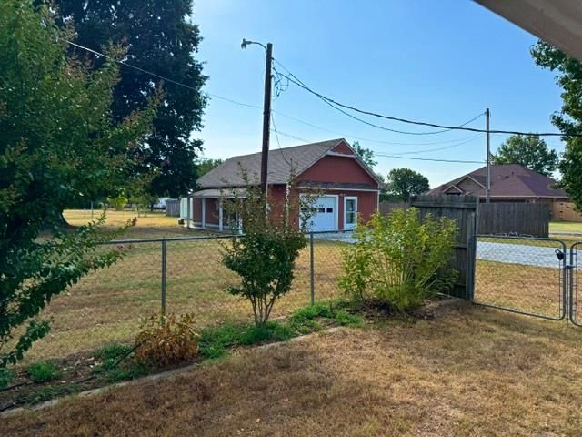 16009 S Rock Creek Road, Shawnee, OK 74801