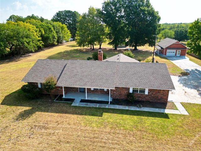 16009 S Rock Creek Road, Shawnee, OK 74801