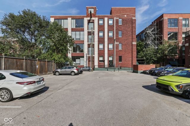 624 E Walnut Street 110, Indianapolis, IN 46204