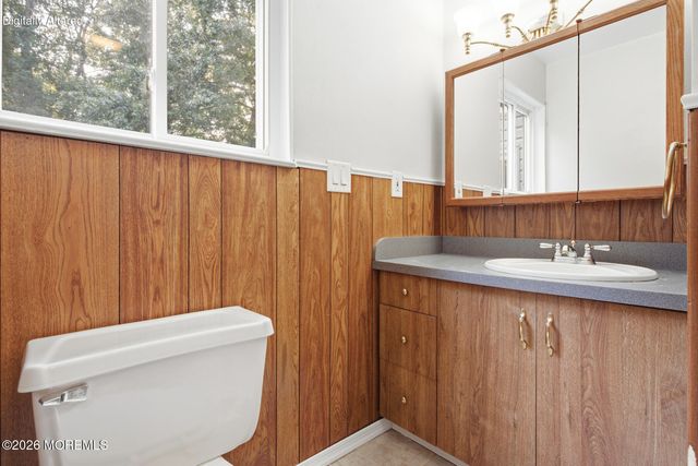 18 N Hope Chapel Road, Jackson, NJ 08527