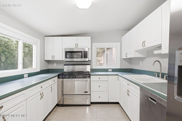 18 N Hope Chapel Road, Jackson, NJ 08527
