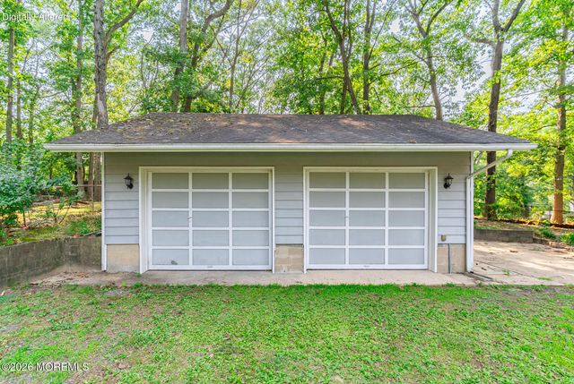 18 N Hope Chapel Road, Jackson, NJ 08527