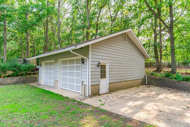 18 N Hope Chapel Road, Jackson, NJ 08527