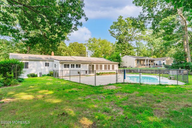 18 N Hope Chapel Road, Jackson, NJ 08527