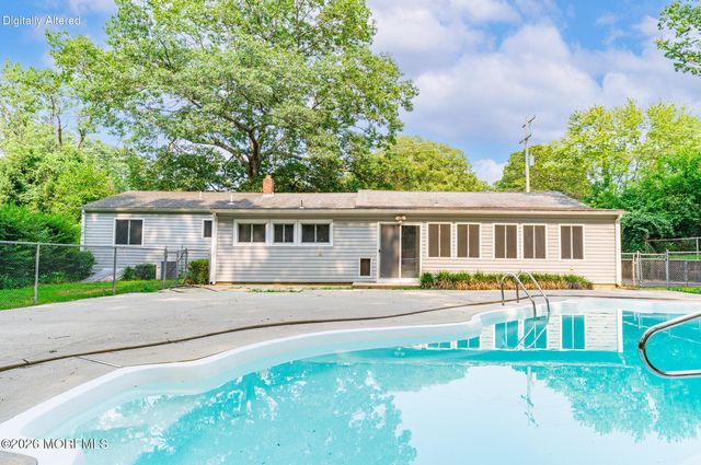 18 N Hope Chapel Road, Jackson, NJ 08527
