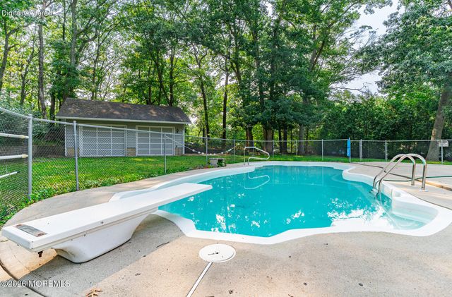 18 N Hope Chapel Road, Jackson, NJ 08527