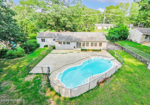 18 N Hope Chapel Road, Jackson, NJ 08527