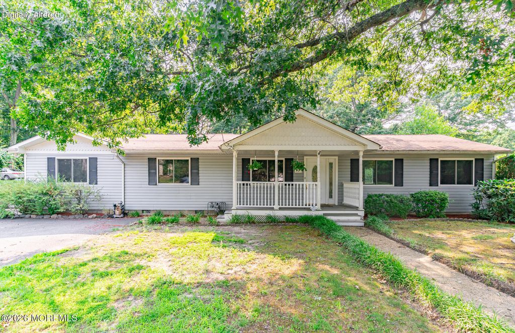 18 N Hope Chapel Road, Jackson, NJ 08527