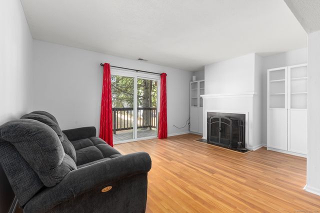 25 Padanaram Road APT 54, Danbury, CT 06811