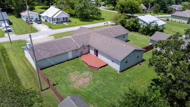 504 S Chestnut Street, Stockton, MO 65785