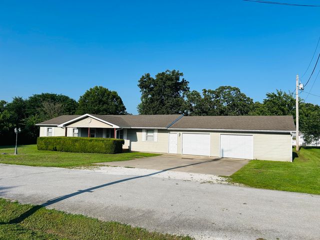 504 S Chestnut Street, Stockton, MO 65785