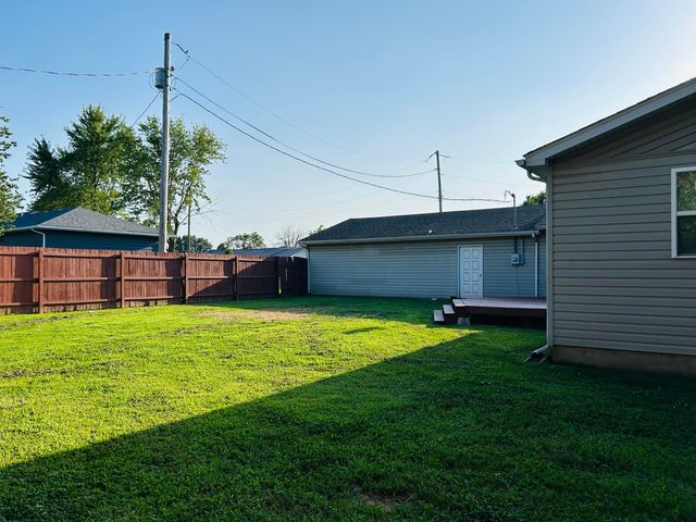 504 S Chestnut Street, Stockton, MO 65785