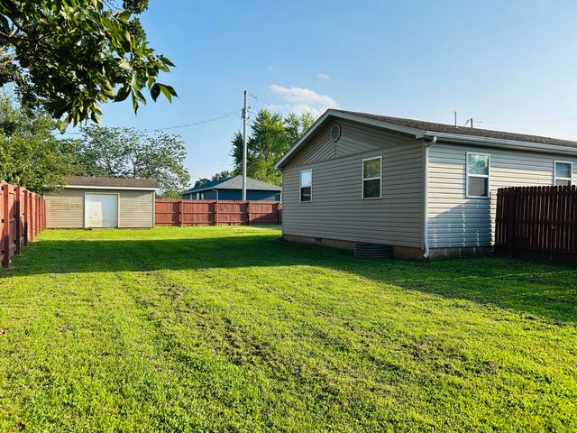 504 S Chestnut Street, Stockton, MO 65785