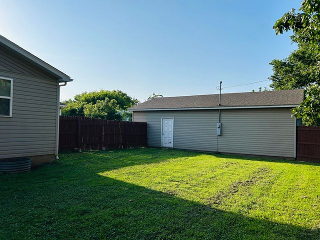 504 S Chestnut Street, Stockton, MO 65785