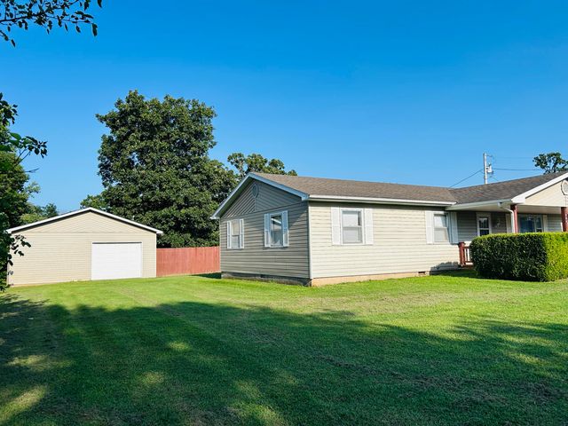 504 S Chestnut Street, Stockton, MO 65785